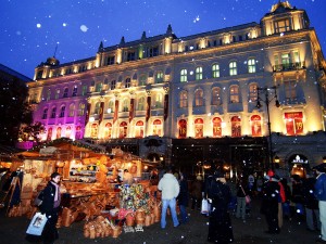 Vörösmarty Square at Christmas 