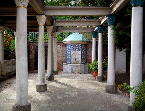 Courtyard outside the tomb